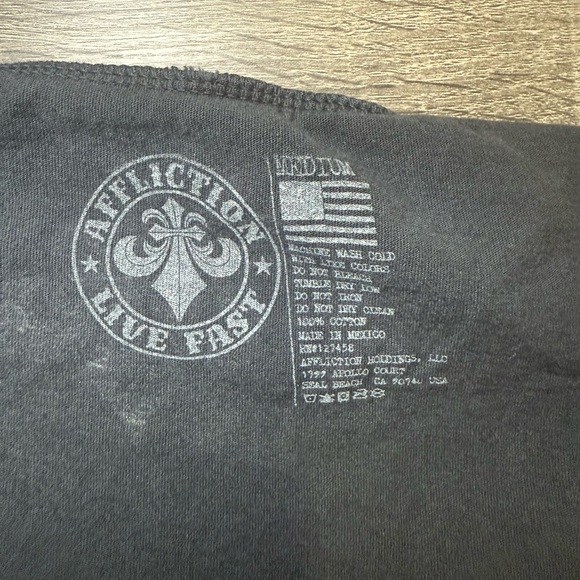 Affliction  Dragon Tee - Charcoal crop top - Picture 2 of 8